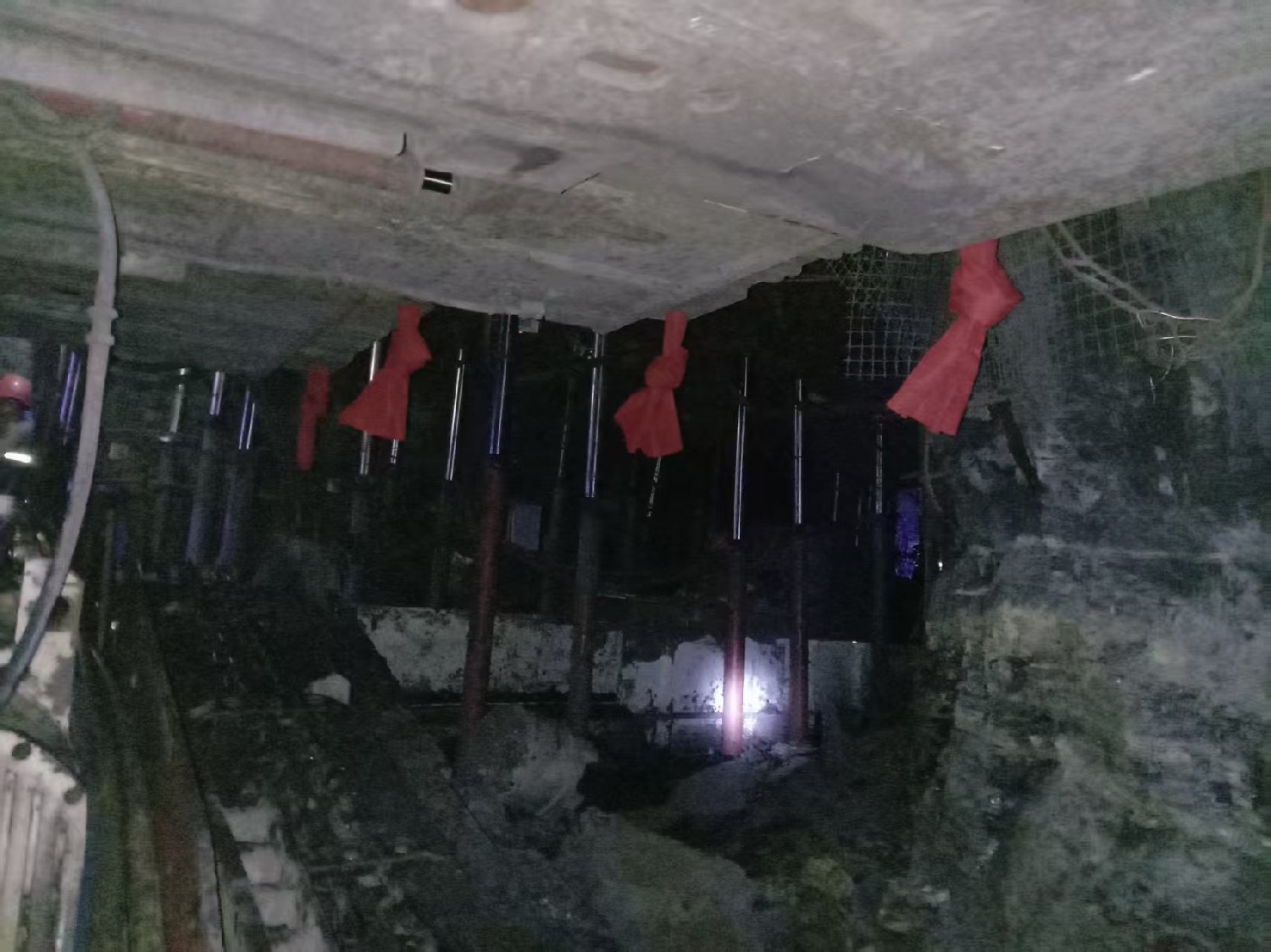 金达煤矿12103综采事人情实现试生产